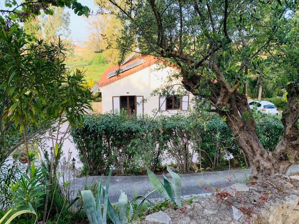 Gialova Garden Bungalow Eksteriør billede